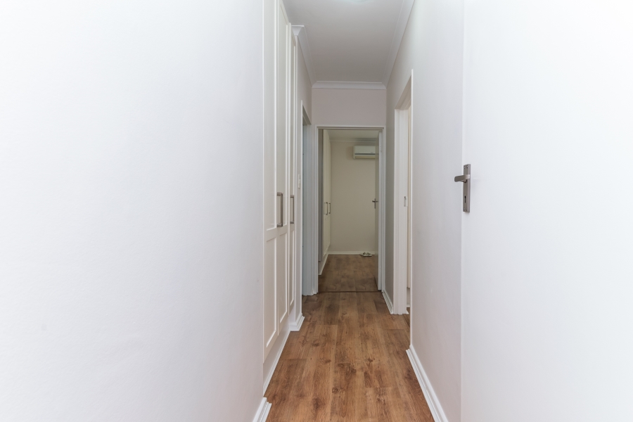 2 Bedroom Property for Sale in Vredehoek Western Cape